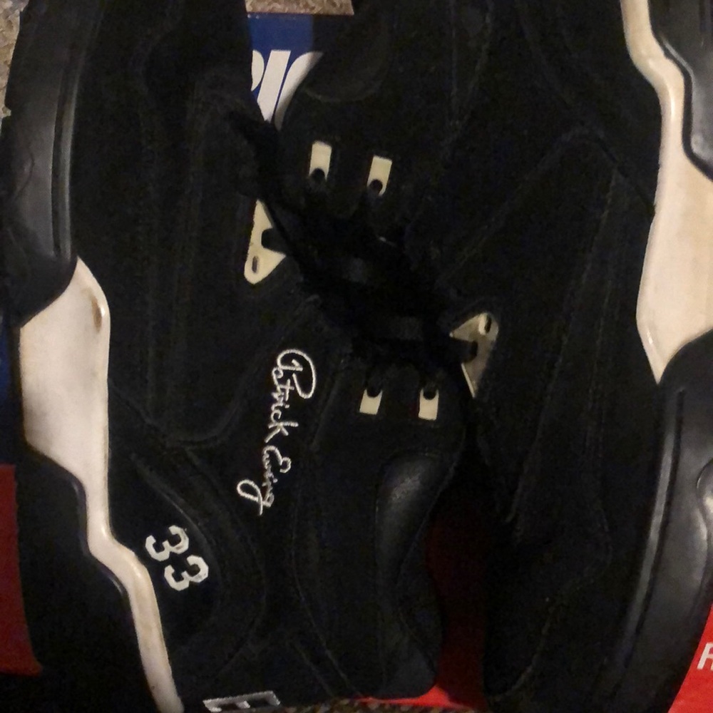 Ewing Guard Black/White